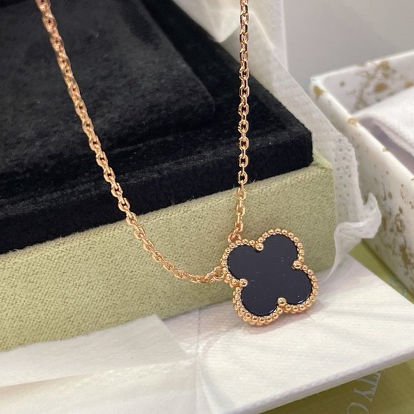 Van Cleef & Arpels Fashion Women's 18K necklace - Picture 4 of 5